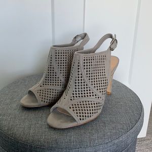 Grey sling back/pump Kelly & Katie heel